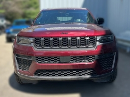 Jeep Grand Cherokee Laredo Altitude 4x4 2026
