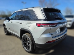 Jeep Grand Cherokee Laredo Altitude 4x4 2026