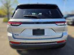 Jeep Grand Cherokee Laredo Altitude 4x4 2026