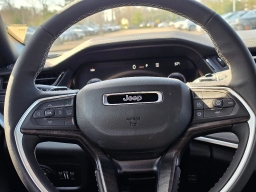 Jeep Grand Cherokee Laredo Altitude 4x4 2026