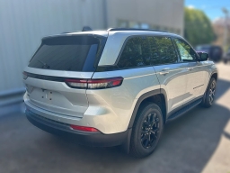 Jeep Grand Cherokee Laredo Altitude 4x4 2026