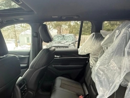 Jeep Grand Cherokee Laredo Altitude 4x4 2026