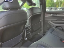 Jeep Grand Cherokee Laredo Altitude 4x4 2026