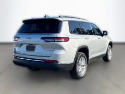 Jeep Grand Cherokee L Laredo 4x2 2026