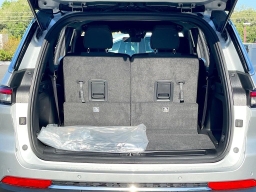 Jeep Grand Cherokee L Laredo 4x2 2026