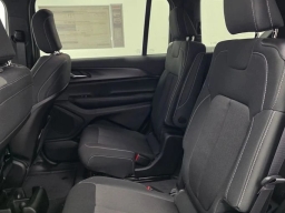 Jeep Grand Cherokee L Laredo 4x4 2026