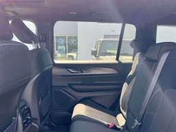 Jeep Grand Cherokee L Laredo 4x4 2026