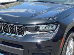 Jeep Grand Cherokee L Laredo X 4x4 2026