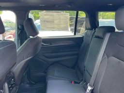 Jeep Grand Cherokee L Laredo X 4x4 2026