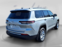 Jeep Grand Cherokee L Laredo X 4x4 2026