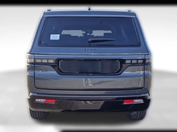 Jeep Grand Wagoneer 4x2 2026