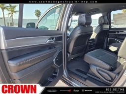 Jeep Grand Wagoneer 4x2 2026
