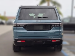 Jeep Grand Wagoneer Upland 4x4 2026