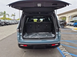 Jeep Grand Wagoneer Upland 4x4 2026