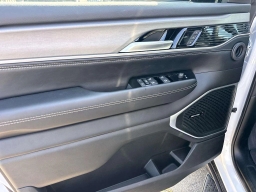 Jeep Grand Wagoneer 4x4 2026