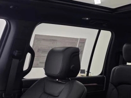 Jeep Grand Wagoneer Upland 4x4 2026