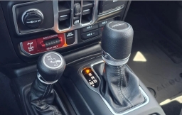 Jeep Gladiator Willys 4x4 2026