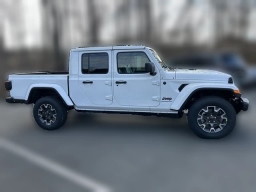 Jeep Gladiator Sahara 4x4 2026