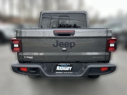 Jeep Gladiator Sahara 4x4 2026