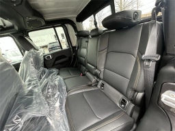 Jeep Gladiator Sahara 4x4 2026
