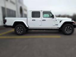 Jeep Gladiator Sahara 4x4 2026