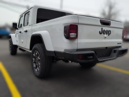 Jeep Gladiator Sahara 4x4 2026
