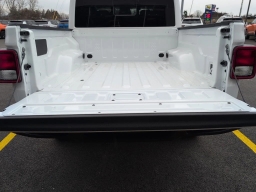 Jeep Gladiator Sahara 4x4 2026