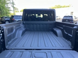 Jeep Gladiator Willys 4x4 2026
