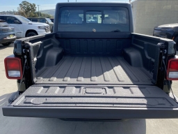 Jeep Gladiator Sport 4x4 2026