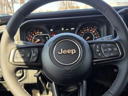 Jeep Gladiator Sahara 4x4 2026