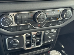 Jeep Gladiator Sahara 4x4 2026