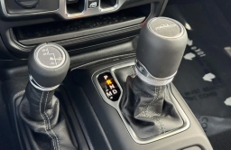 Jeep Gladiator Sahara 4x4 2026