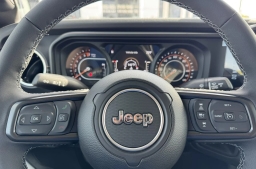 Jeep Gladiator Sahara 4x4 2026