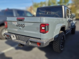 Jeep Gladiator Willys 4x4 2026
