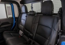Jeep Gladiator Sahara 4x4 2026