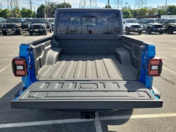 Jeep Gladiator Willys 4x4 2026