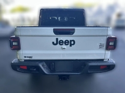 Jeep Gladiator Willys 4x4 2026