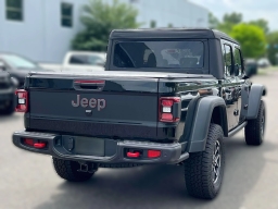Jeep Gladiator Shadow Ops 4x4 2026