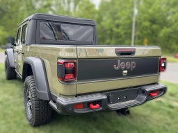 Jeep Gladiator Shadow Ops 4x4 2026