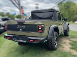 Jeep Gladiator Shadow Ops 4x4 2026