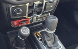 Jeep Gladiator Mojave 4x4 2026