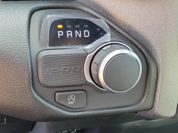 Ram 1500 Tradesman 4x2 Crew Cab 5'7" Box 2026