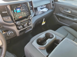 Ram 1500 Express 4x2 Crew Cab 5'7" Box 2026
