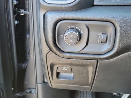 Ram 1500 Express 4x2 Crew Cab 5'7" Box 2026