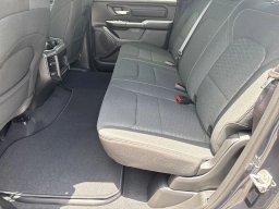Ram 1500 Express 4x4 Crew Cab 5'7" Box 2026