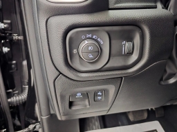 Ram 1500 Big Horn 4x4 Crew Cab 5'7" Box 2026