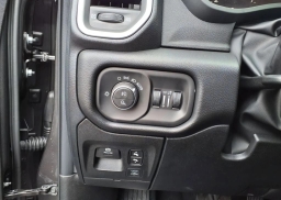 Ram 1500 Big Horn 4x4 Crew Cab 5'7" Box 2026