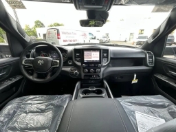 Ram 1500 Express 4x4 Crew Cab 5'7" Box 2026