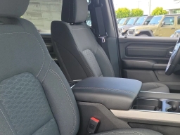Ram 1500 Express 4x4 Crew Cab 5'7" Box 2026