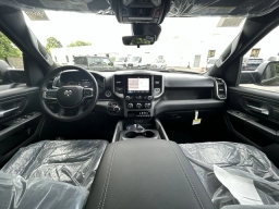 Ram 1500 Express 4x4 Crew Cab 5'7" Box 2026